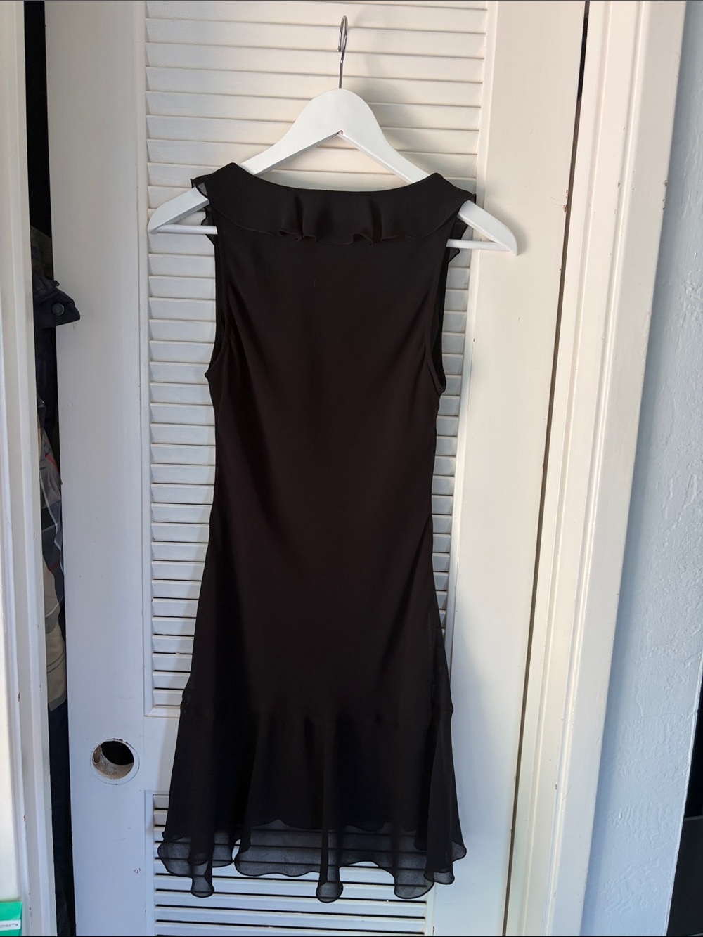 Aritzia Black Sleeveless Ruffle V-Neck Mini Dress - Picture 2 of 4